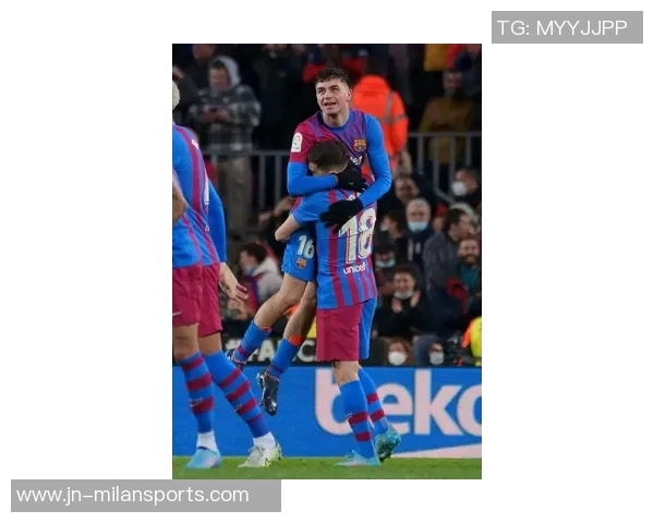 梅西禁区低射中柱阿连德远射击中横梁运气不佳令人惋惜 梅西禁区低射中柱阿连德远射击中横梁运气不佳令人惋惜