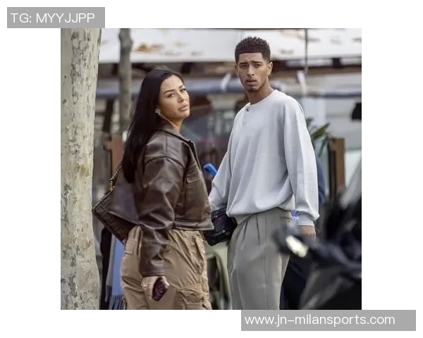 小贝林厄姆比赛表现不佳家庭观战气氛紧张引发关注 小贝林厄姆比赛表现不佳家庭观战气氛紧张引发关注