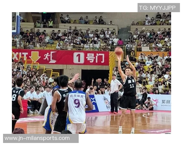 广东全运男篮热身赛大胜澳洲维多利亚焦泊乔与贺希宁双双贡献15分表现出色 广东全运男篮热身赛大胜澳洲维多利亚焦泊乔与贺希宁双双贡献15分表现出色