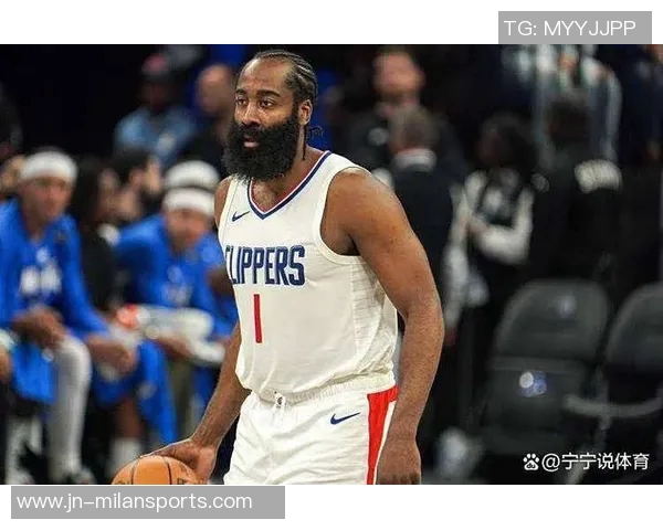 哈登赞大洛在训练营中展现惊人实力为球队贡献巨大价值 哈登赞大洛在训练营中展现惊人实力为球队贡献巨大价值