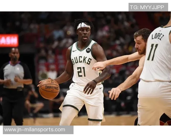 理查兹半场表现抢眼5中3斩获7分助攻1次正负值高达16分 理查兹半场表现抢眼5中3斩获7分助攻1次正负值高达16分