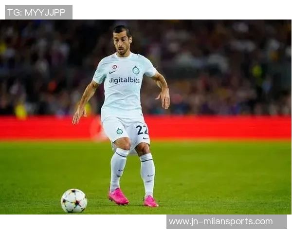 国米官方宣布姆希塔良左大腿半腱肌受伤预计缺阵一个月