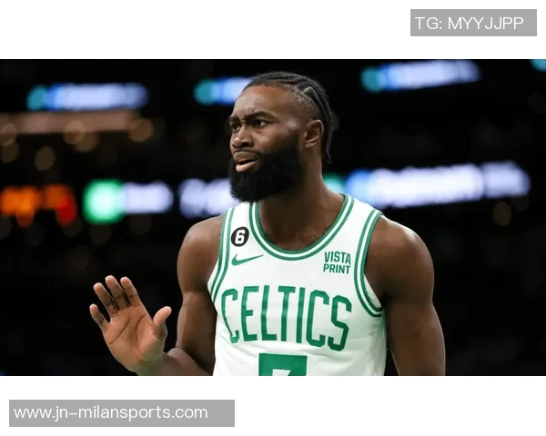 杰伦布朗独揽41分难救球队双拳难敌四手的尴尬局面