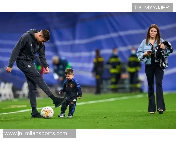 巴尔韦德曾称不爱右后卫位置但对黄潜表现令人惊艳