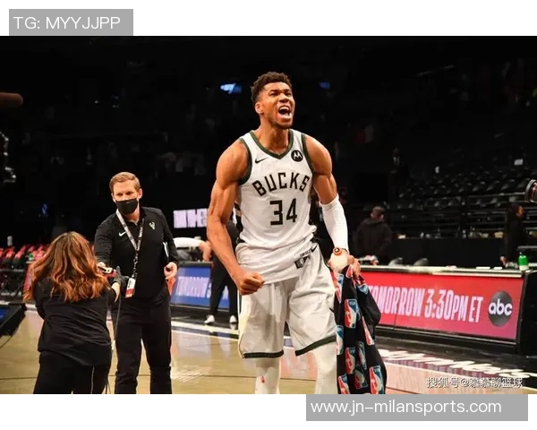 萨尔面对字母哥压力巨大10投5中贡献10分12篮板3助攻表现平平 萨尔面对字母哥压力巨大10投5中贡献10分12篮板3助攻表现平平