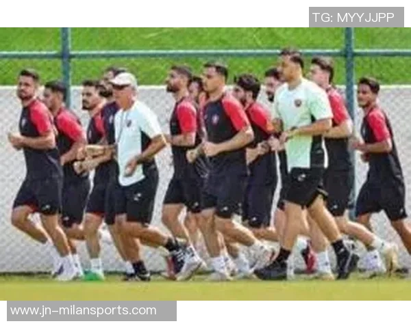 前巴萨球员穆尼尔滞留伊朗航班被取消阿丹成功撤离引关注